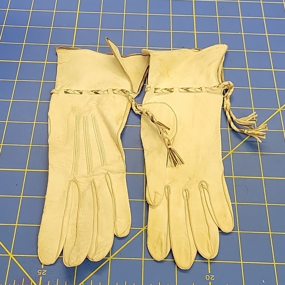Vintage Leather Creamy White Ladies Gloves 8" Drawstring Cuff to Finger Tips